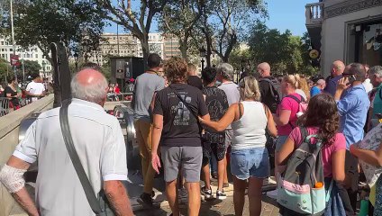Reobert l'accés a l'estació de plaça Catalunya