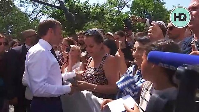 Je fais le tour du Vieux-Port ce soir avec vous, je suis sûr qu’il y a 10 offres d’emploi Macron