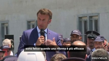 Macron: "Cash o carta di credito" per pagare le multe per uso di droga