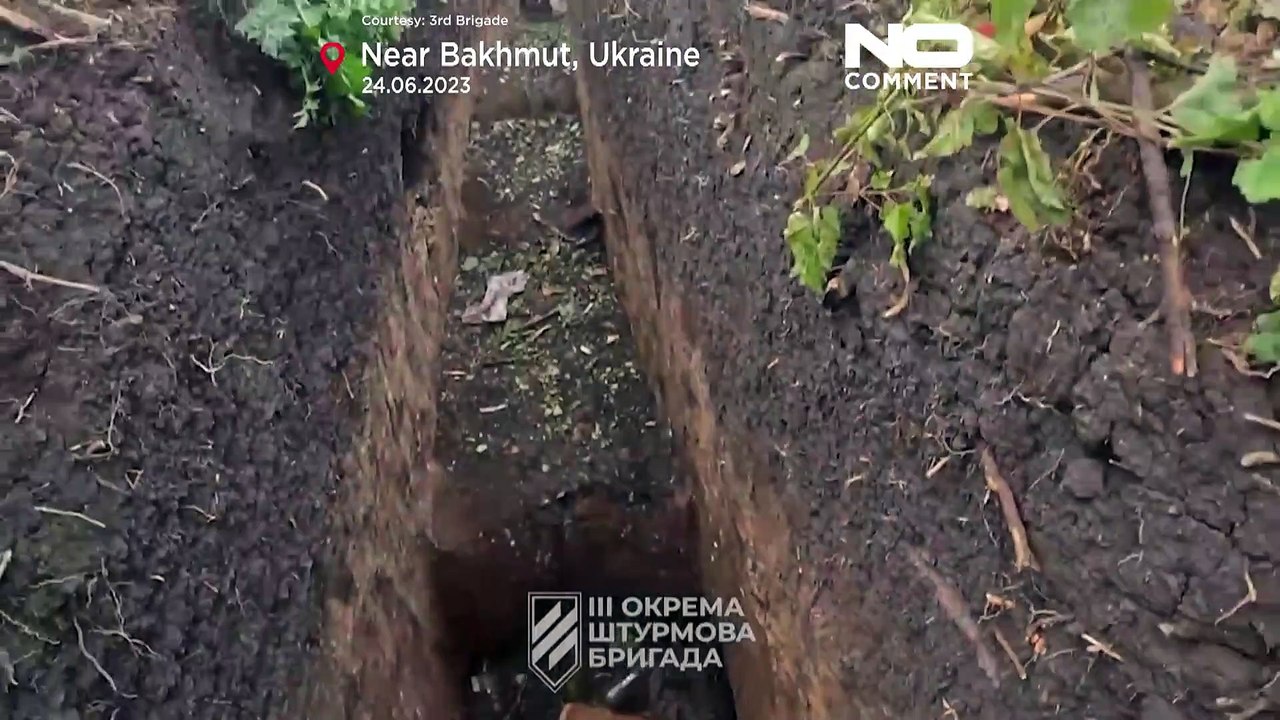 Ucraina, videocamera dell'elmetto mostra uno scontro a fuoco nelle trincee vicino a Bakhmut