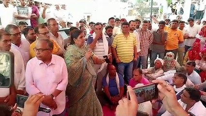 देखें वीडियो : नाबालिग का अपहरण, प्रधान ने धरने को बताया तमाशा