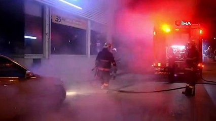 Ordu'da park halindeki lüks otomobildeki yangın büyümeden söndürüldü