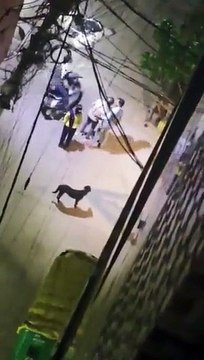 New Delhi: Drunk burglars gave ₹100 to a couple whom they had tried to rob, after realizing that the couple only had ₹20 with them. The incident was captured on CCTV and has since gone viral on social media, sparking mixed reactions. The police used ne