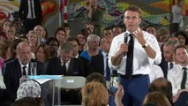 Écoles insalubres à Marseille: Emmanuel Macron interpellé par une habitante