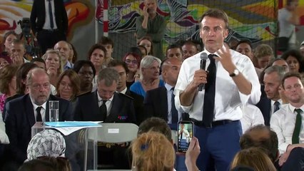 Écoles insalubres à Marseille: Emmanuel Macron interpellé par une habitante