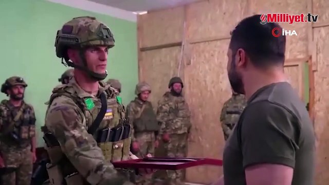 Zelenskiy'den kritik ziyaret! 'Ülkedeki herkes şu anda en zor işi yaptığınızı biliyor'