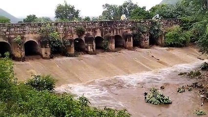 बारिश से सडक़ें बनी दरिया, खेत हुए लबालब