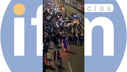 (EN VIDEO) "Alcaldesa Claudia López es agredida y expulsada entre harina, espuma y ofensas del estadio El Campín"