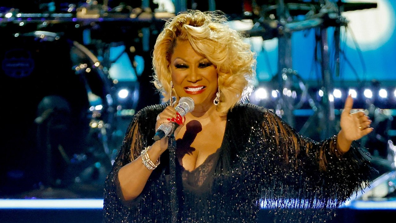 Patti LaBelle Forgets Lyrics During BET Performance of Tina Turner's "(Simply) the Best" | THR News