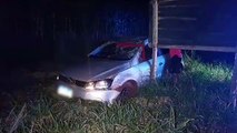 Motorista perde o controle da direção e capota Gol na BR-467