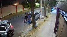 Ladrón recibe golpiza luego de que lo encontraron robando un carro