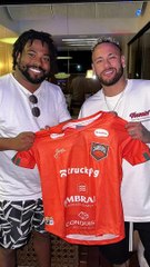 Neymar ganha camisa personalizada do Camboriú FC, tabacaria retira "dedinho do Lula" da vitrine e mais