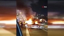 Le minibus en route a pris feu à Pendik
