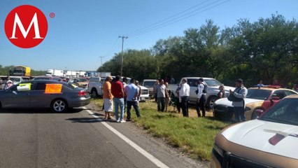 Liberan carretera Victoria-Monterrey tras manifestación por desaparición de jóvenes