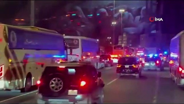 Le départ des pèlerins vers Arafat s'est poursuivi toute la nuit.