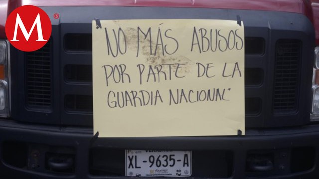 Cientos de transportistas bloquean carreteras de Veracruz para denunciar a dos grupos criminales