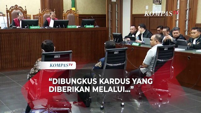 Dibungkus Kardus! Jaksa Ungkap Johnny G Plate Terima Rp4 M dari Irwan Hermawan
