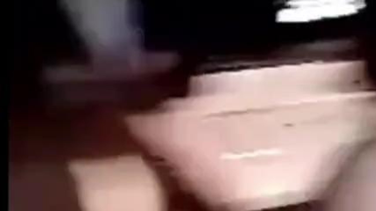 दमोह: फिल्मी अंदाज में पलटी कार ,बाल बाल बचे यात्री... देखें वीडियो