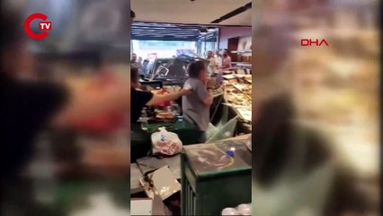 Araba pastaneye daldı, müşterileri teğet geçti