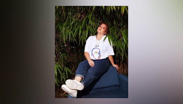 1 yılda 28 kilo veren Elçin Afacan, hamamda sere serpe uzanarak poz verdi
