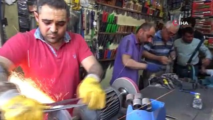 Bıçak bileme ustalarının yorucu bayram mesaisi