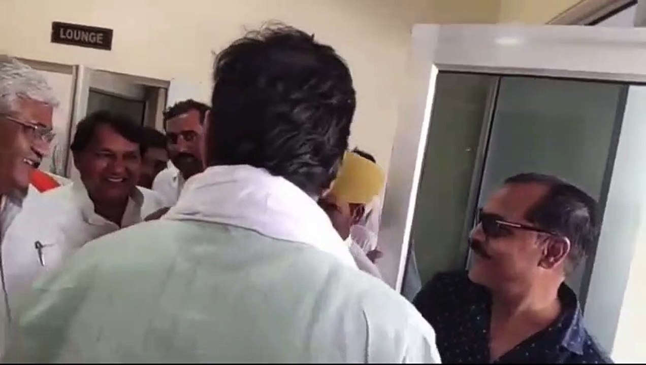 आखिर क्यों Viral हो रहा है मोदी सरकार के मंत्री...