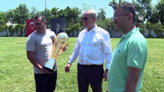 ANKARA - FOMGET Başkanı Yalçın Demirkol, UEFA Kadınlar Şampiyonlar Ligi'nde gruplara kalacaklarına inanıyor