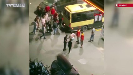 Otomobili tartıştığı kişilerin üzerine sürdü
