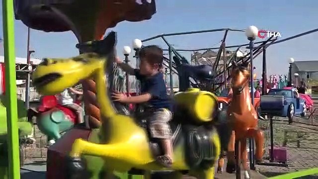 Les enfants orphelins d'Adıyaman se sont amusés au parc d'attractions
