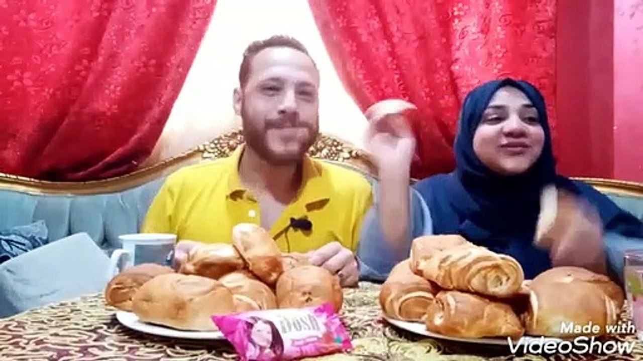 تحدي اكل كميه كبيره من السندوتشات