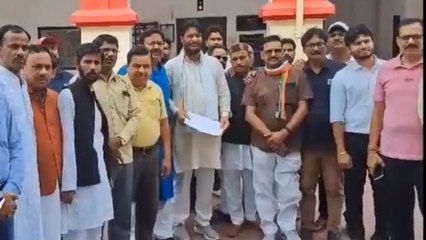 झाँसी: रेलवे स्टेशन की पुरानी बिल्डिंग के बचाव में आए कांग्रेसी, देखें रिपोर्ट