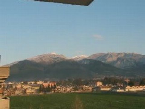 Gele gele geldık bır kara taşa NECIP ŞIH