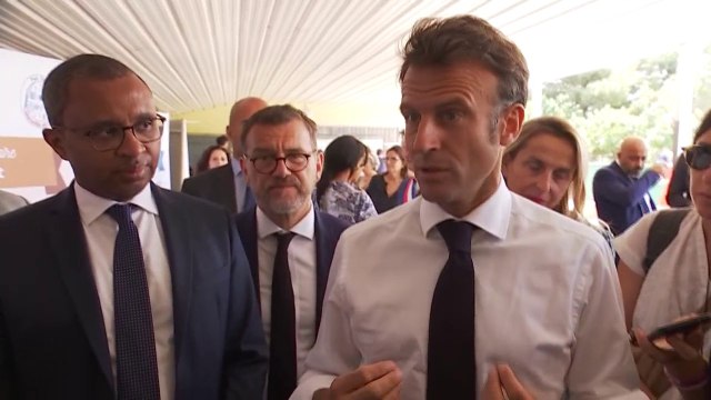 Emmanuel Macron appelle à repenser le temps scolaire et la durée des vacances