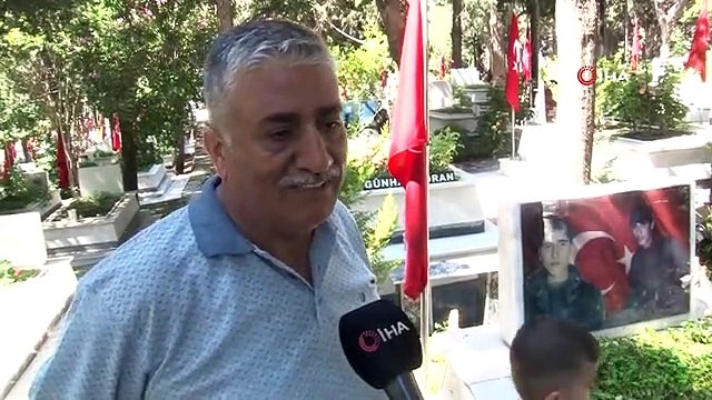 İzmir'de Şehitliklerde Buruk Bayram Arifesi