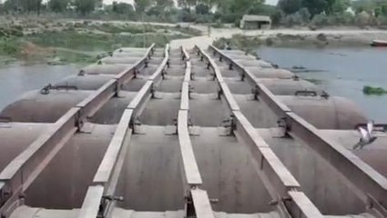 मथुरा: यमुना नदी में अचानक बढ़ा जलस्तर, हटाया पांटून पुल