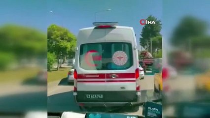 Bakan Koca, ambulansın önünü açan Ordulu şoförlere teşekkür etti