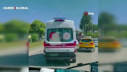 Bakan Koca o görüntüler için teşekkür etti... Sürücüler fermuar yöntemiyle sağa ve sola çekildi