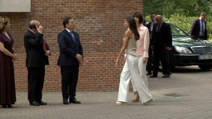La Reina Letizia impresiona con un look con el que presume de brazos