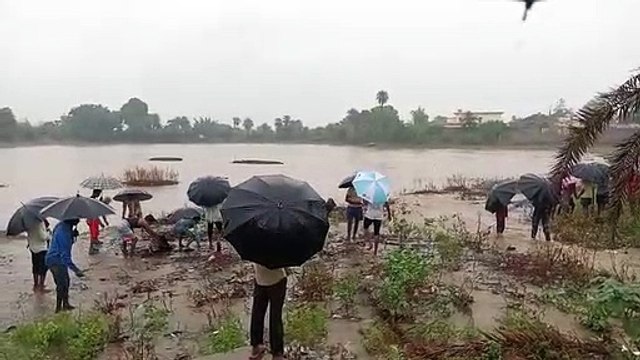 पहली बारिश ने खोली साफ -सफाई की पोल, गंदा पानी गलियों बह रहा