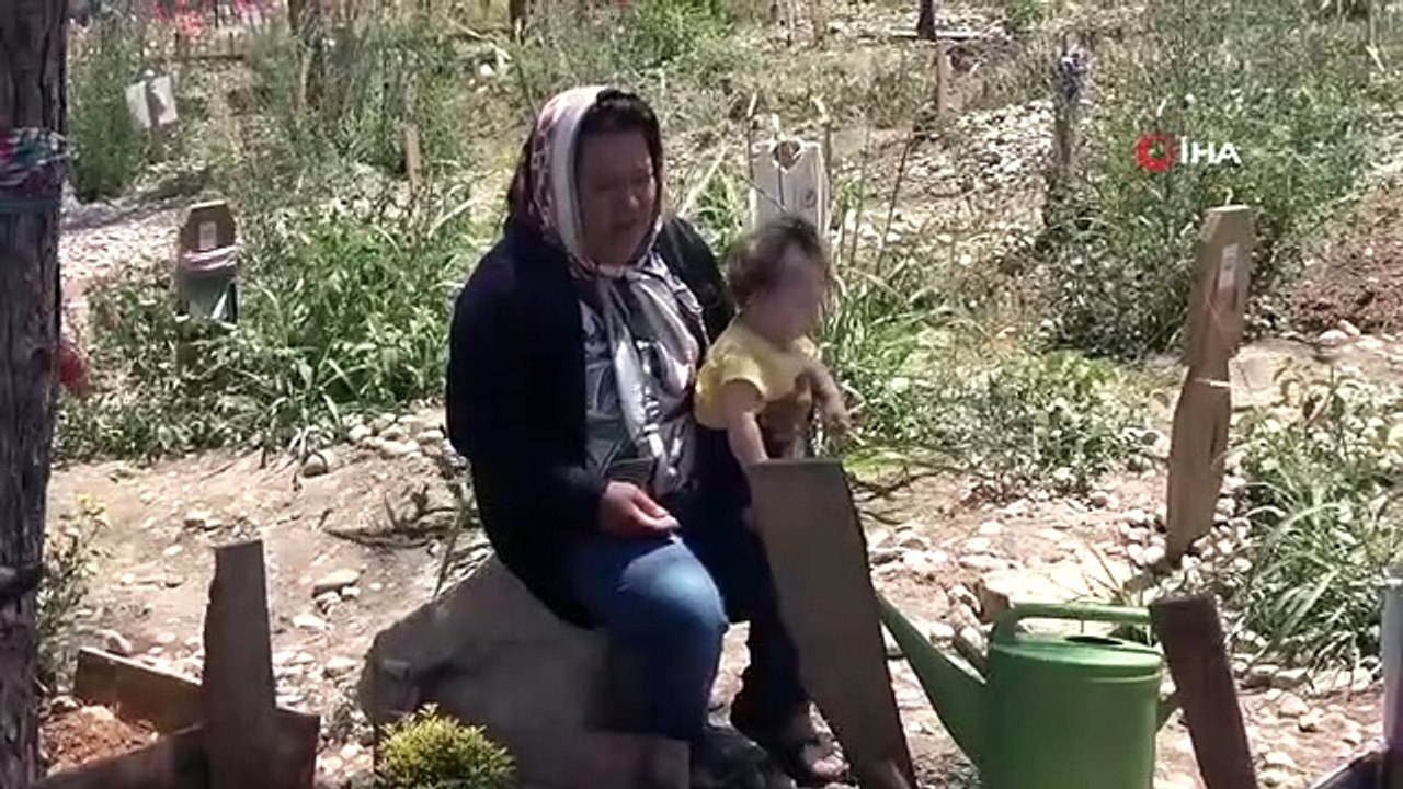 Père qui a perdu son fils dans le tremblement de terre： ＂Chaque jour férié où il venait, il ne peut plus venir＂