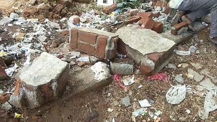 जिला अस्पताल में आने के लिए कई द्वार खुलने से असामाजिक तत्वों का फिर हुआ आना जाना