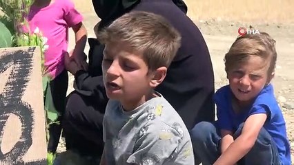 Deprem mezarlığında hüzünlü arife