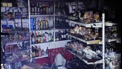 Tras fuerte incendio, vecinos rescatan a familia y un cachorro