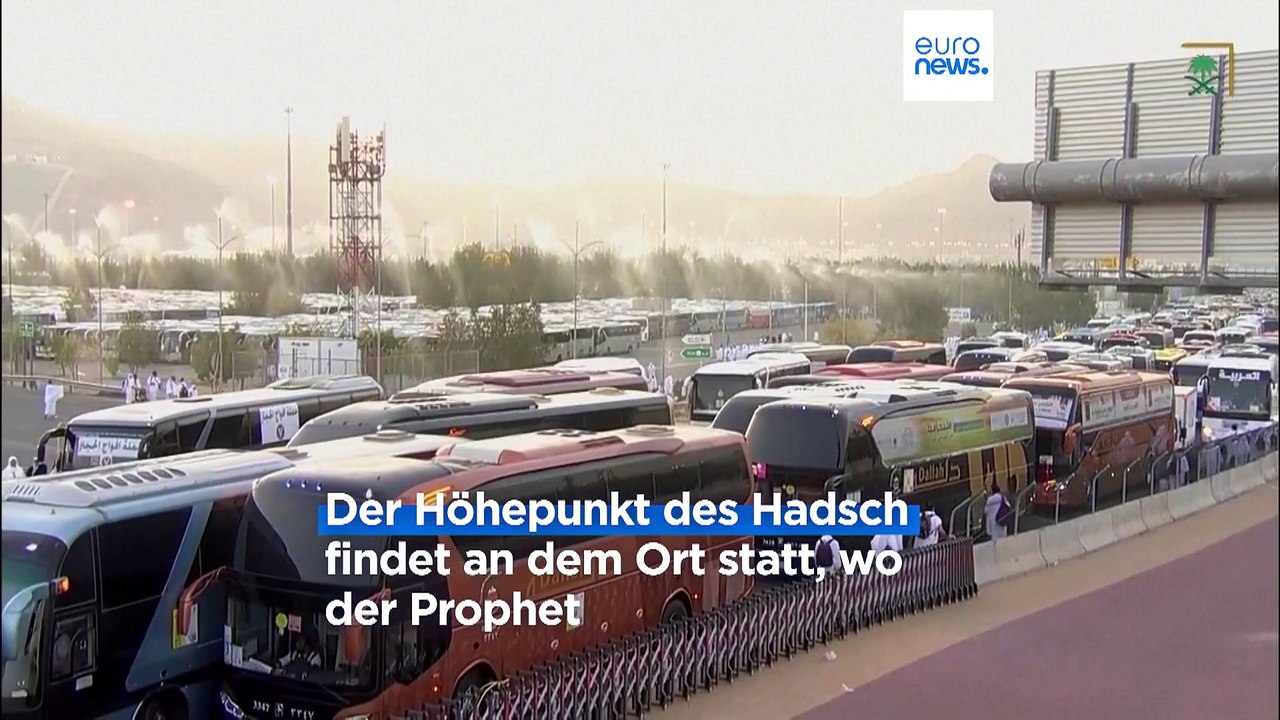 Pilger erklimmen den Berg Arafat, um am Hadsch teilzunehmen