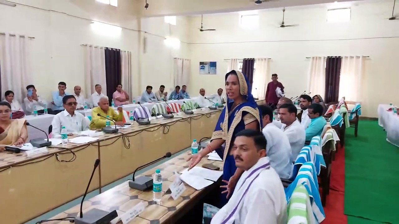 हंगामेदार रही जिला परिषद की साधारण सभा