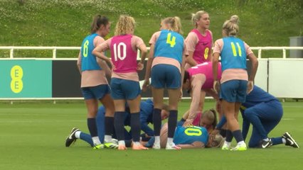 Download Video: England's Alex Greenwood suffers training injury