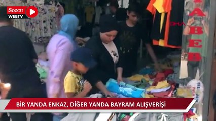 Hatay'da yıkıma uğrayan tarihi çarşıda bir yanda enkaz, diğer yanda bayram alışverişi 