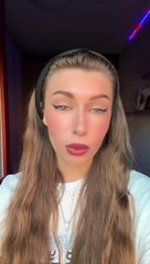 Elisa Esposito lascia TikTok, addio alla maestra del corsivoe?