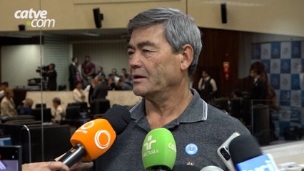 Homem que segurou e conteve atirador em colégio de Cambé recebe homenagem na Alep