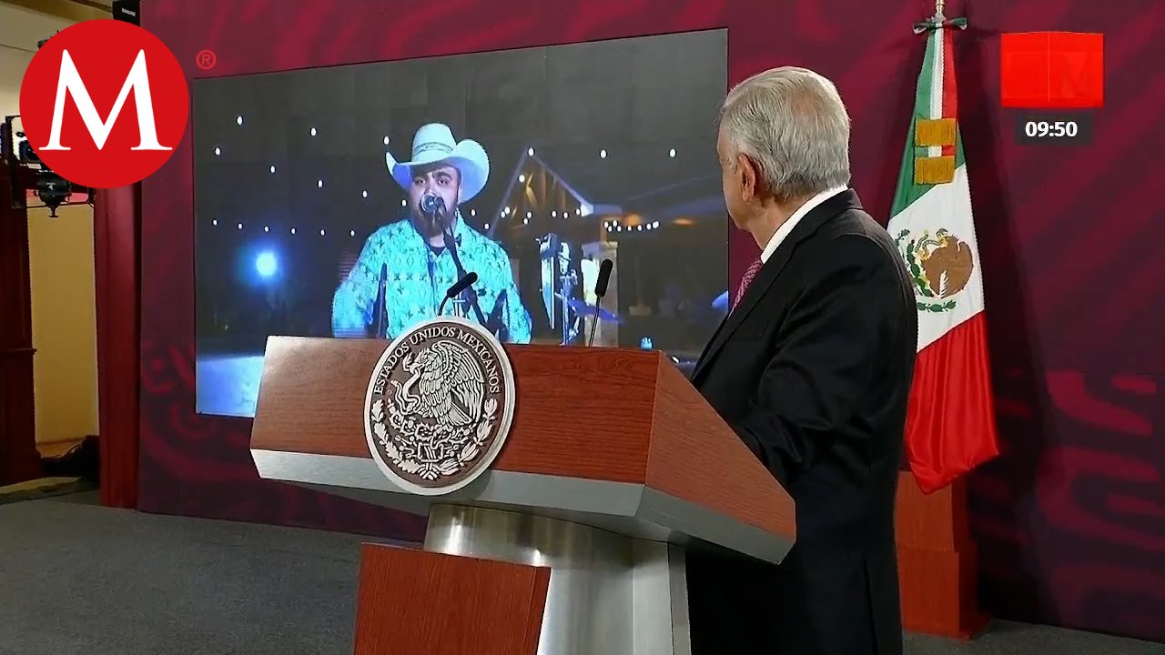 AMLO pide "No se va" de Grupo Frontera en La Mañanera: "¿Rifa o no rifa?"